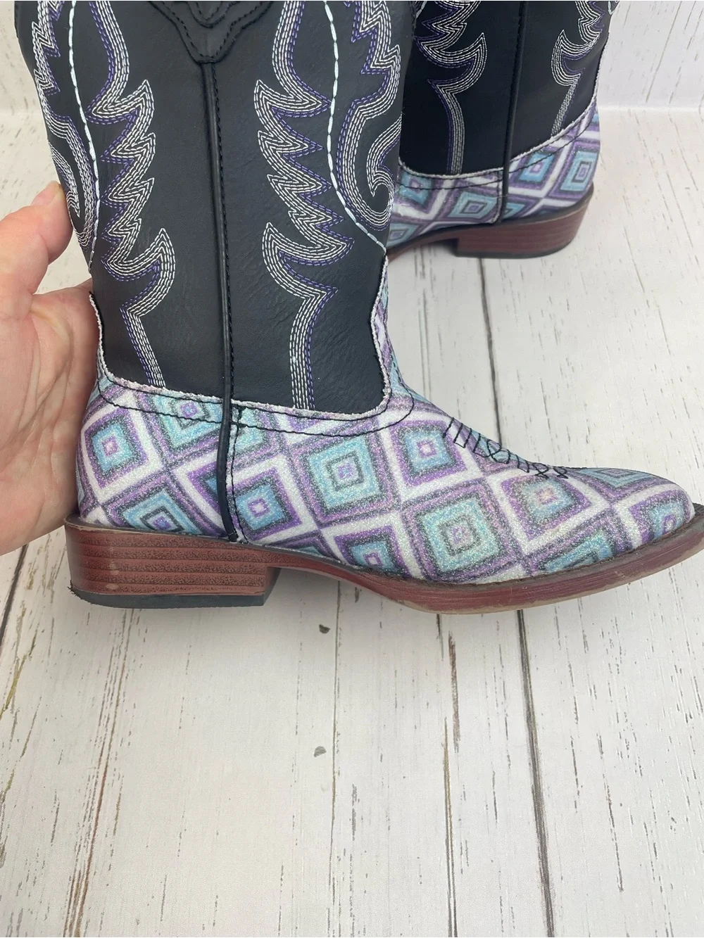 Roper girl’s glitter